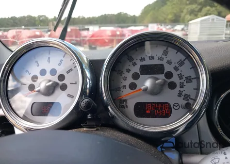 2006 Mini Cooper из США, поврежденный, VIN WMWRC33506TK71474